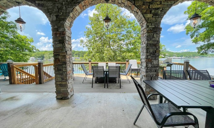 Roach House | Lake Escape - 9 Bdrm w/Awesome Decks & Dock