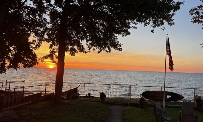 Burtchville House | Lake Front Beach House On Lake Huron - Private Beach