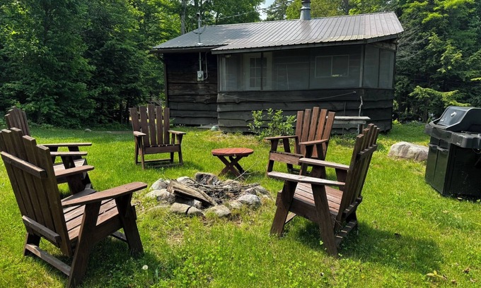 Moriah Center Cabin | Lake Front Cabin with free WiFi - Adirondacks High Peaks Region - Lake Placid
