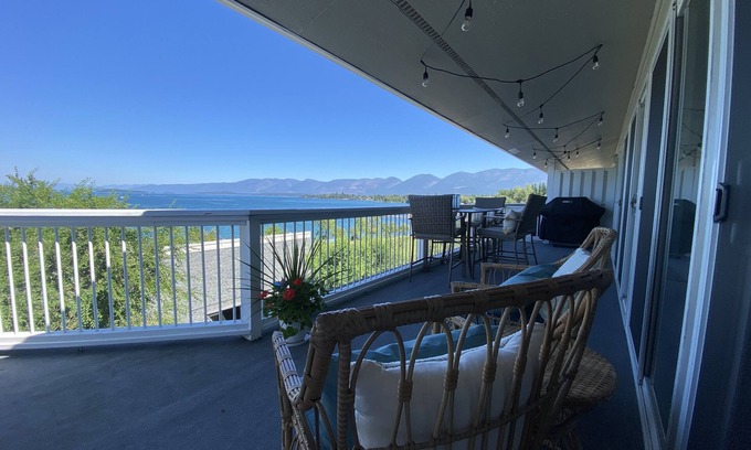 Polson Condo | Lake Front Condo - You’ll never want to leave! Licensed. Air conditioned.