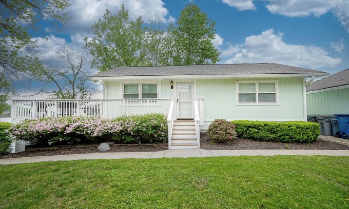 Cicero Cottage | Lake front Cottage on Morse Reservoir w/Boat Slip