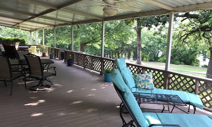 Kingston House | Lake front, Guest Boat Dock, Sand Beach, Water sports, Great Fishing, or Relax
