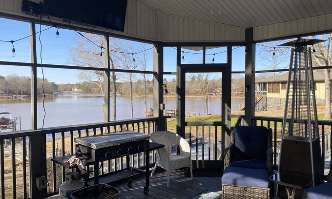Ridgeway House | Lake Front Home on Lake Wateree With Easy access to Docks and KAYAK