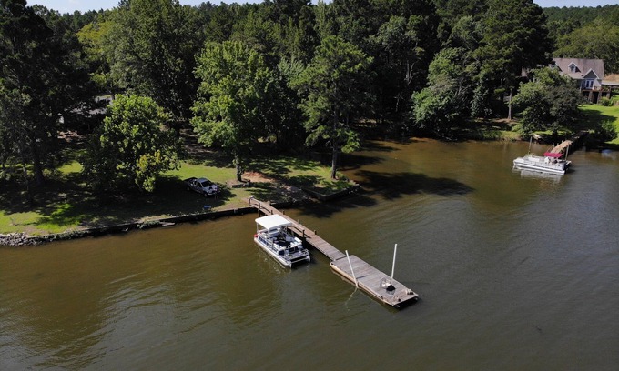 Ridgeway House | Lake front home with floating dock and boat launch on Lake Wateree, SC