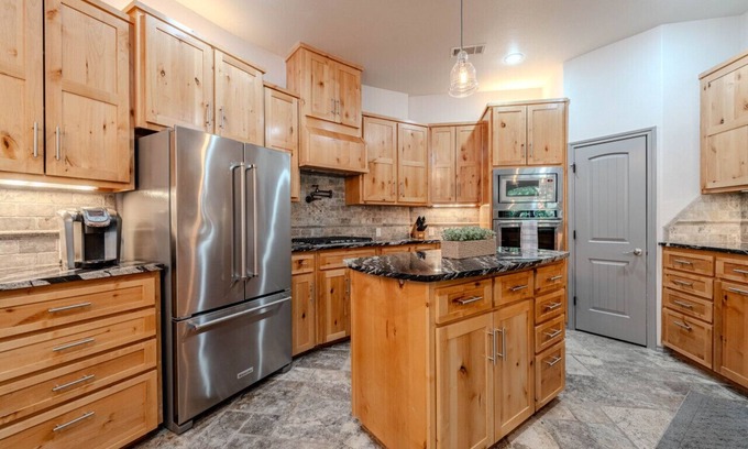 Buffalo Springs House | Lake Front Property in a Beautiful High-End Home