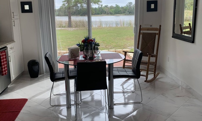 Orlando Apartment | Lake front property, safe neighborhood.
