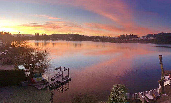 Langford House | Lake Front Retreat 10 miles from downtown Victoria and close to all amenities