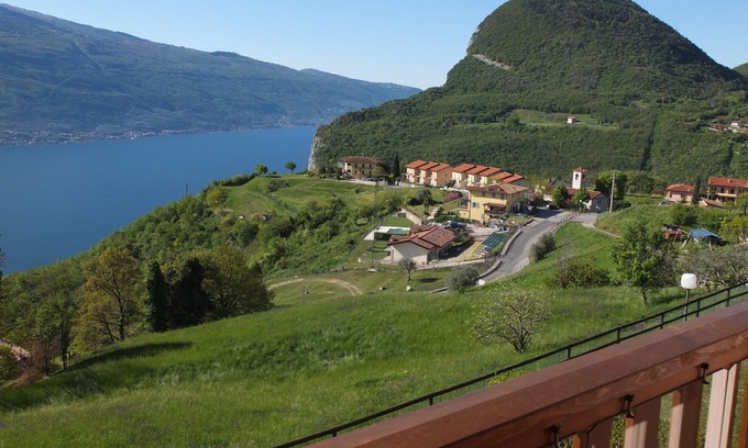 Pregasio Apartment | Lake Garda - Holiday apartment with pool and stunning unobstructed lake view
