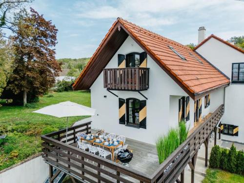 Herrsching am Ammersee Apartment | Lake house with sun terrace for 8 guests