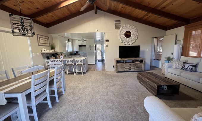Oak Shores House | Lake House in the beautiful Oak Shores Community w/WiFi