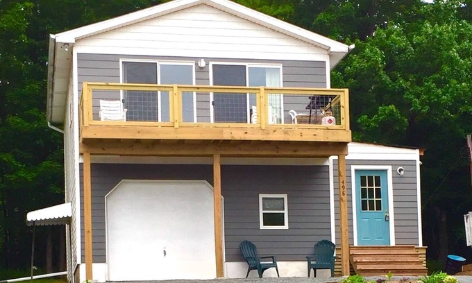 Union Dale House | Lake House on Lowe Lake