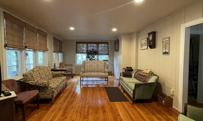 Mount Gretna Cottage | Lake it Easy