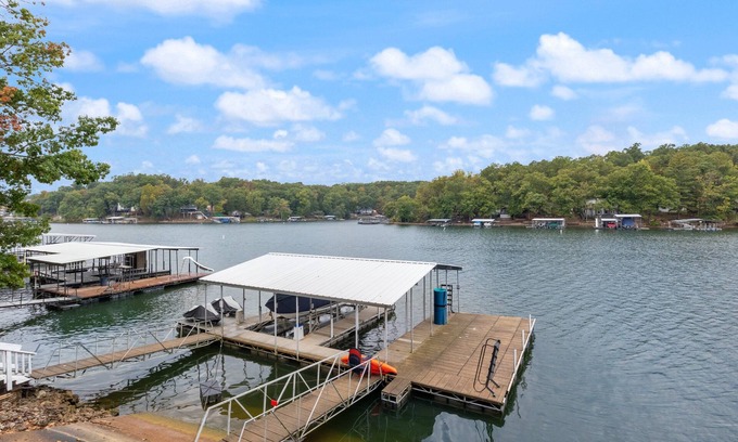 Osage Beach House | Lake Life: Amazing Weekday Specials! Dock, Swim Mat, Cove Water