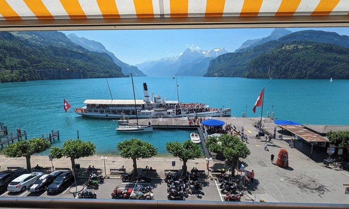 Brunnen Apartment | Lake Lucerne apt: spectacular lakeside view, central, family friendly