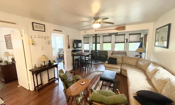 Lake Luzerne-Hadley Cottage | Lake Luzerne Cottage with Lake Rights 15 Min from Lake George