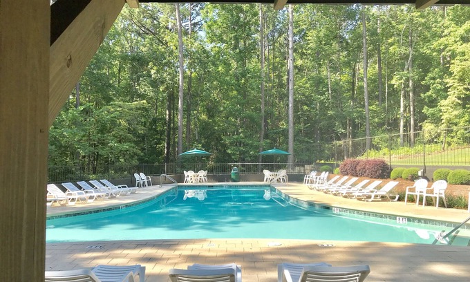 Dadeville Villa | Lake Martin/Stillwaters "La Dolce Vita Villa". your Sweet Retreat!