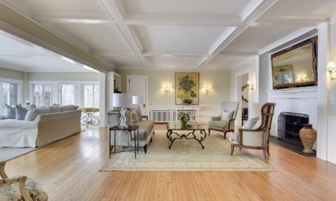 Minnetrista House | Lake Minnetonka Beauty! Sleeps 18 ~ Dramatic Sweeping Views Of The Upper Lake