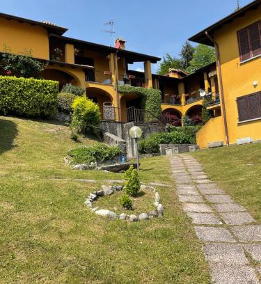 Civenna Apartment | Lake & Mountain