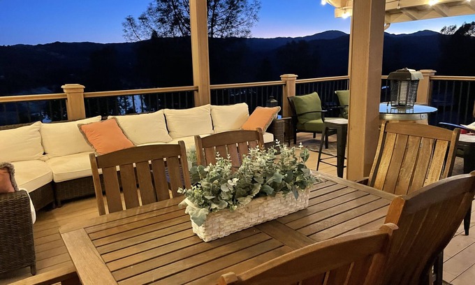 Oak Shores House | Lake Naci Rendezvous with Lake Views