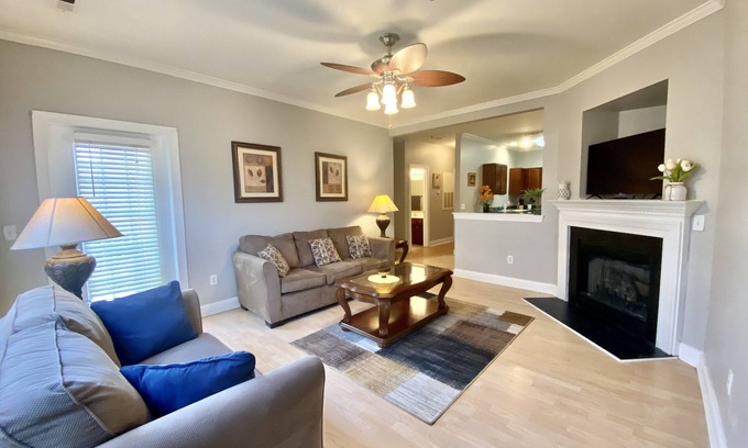 Cornelius Condo | Lake Norman Condo near Charlotte! Great Location steps from downtown Cornelius!