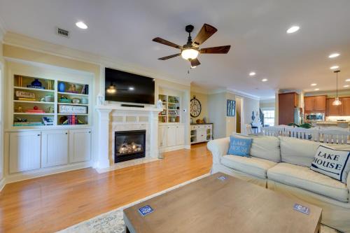Lake Oconee House | Lake Oconee Abode with Patio, Grill and Fire Pit Table