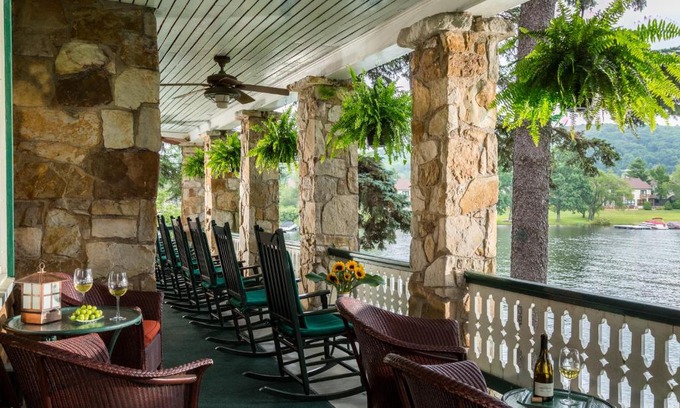 McHenry Bed & Breakfast | Lake Pointe Inn