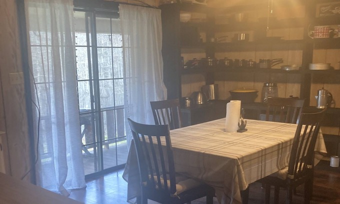 Bentley Cabin | Lake retreat