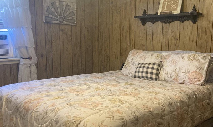 Bentley Cabin | Lake retreat