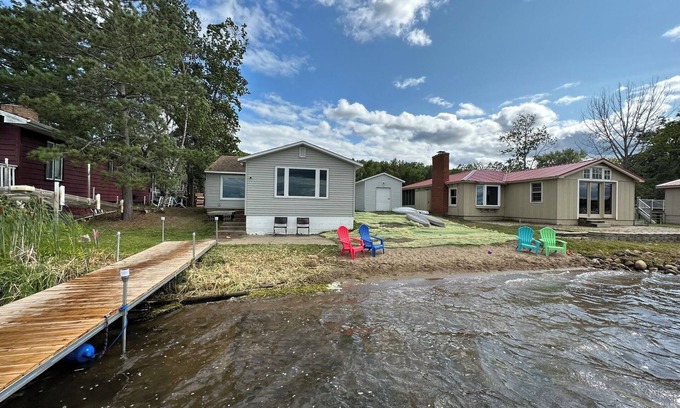 Motley Cabin | Lake Shamineau Retreat with private beach and dock!