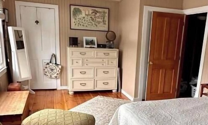 Georges Mills House | Lake Sunapee Waterfront with kayaks, paddleboards, dock, WiFi & AC