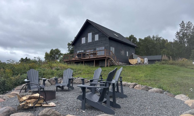 Silver Bay Cabin | Lake Superior Views | Sauna | Close to SHT & state parks