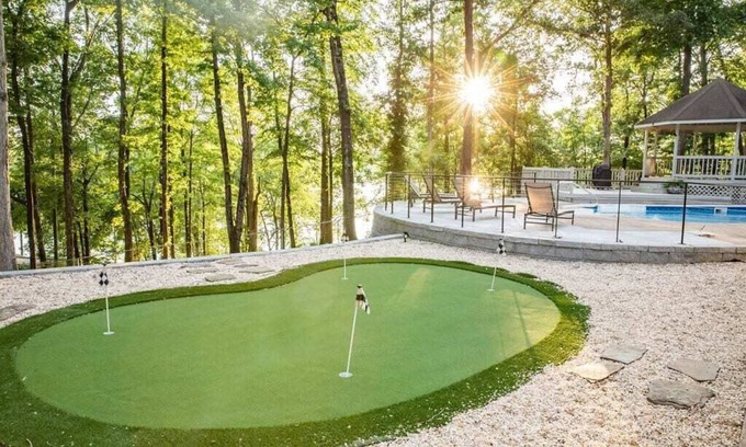 Northport House | Lake T Retreat - Sunset - Pool - Putting Green!
