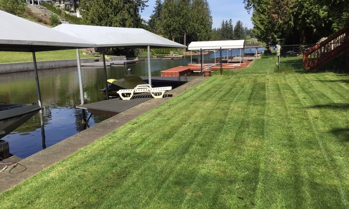 Bonney Lake House | Lake Tapps lake house