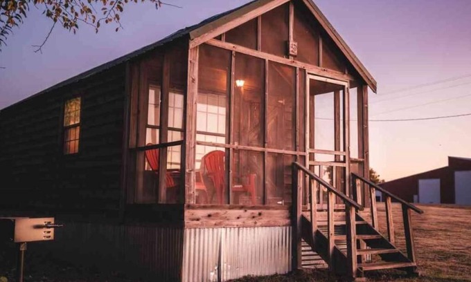 Mead Cabin | Lake Texoma Cedar Cabin - Striper King