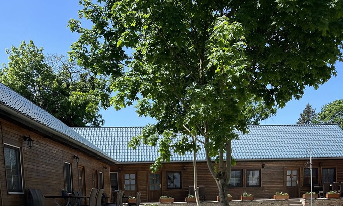 Mellensee Apartment | Lake view apartment direct water access. - Restaurant am Wildpark