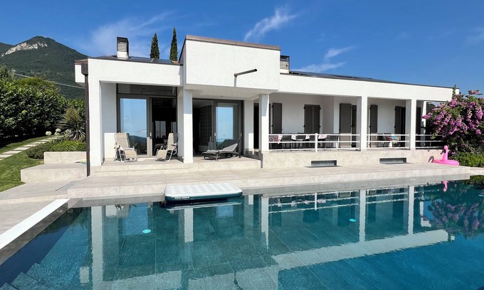 Roe Villa | LAKE VIEW VILLA WITH POOL ON THE HILL OF SALO 'CIR 017164-CNI-00022