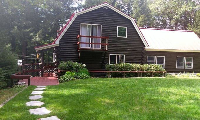 Rindge House | Lakefront 3BR Log Cabin w/Dock and Fire Pit