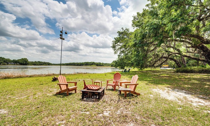 Inverness Apartment | Lakefront Apt w/Canoes in Inverness!