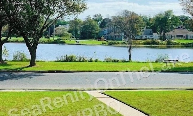 Lake Como House | LAKEFRONT Beach House - SeaRenityOnTheLake - Lake Como, NJ