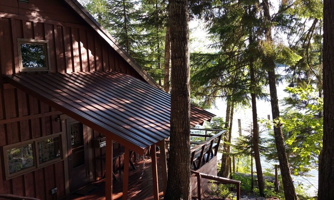 Coolin Cabin | Lakefront Cabin in Cavanaugh Bay of Beautiful Priest Lake