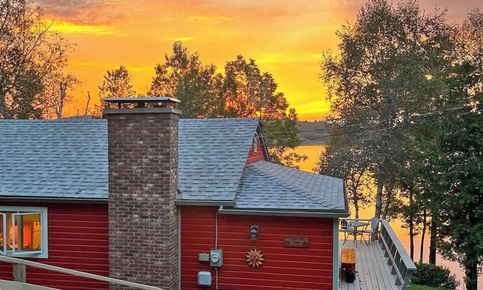 Derby Cabin | Lakefront cabin in VT's Northeast Kingdom on the VAST trail.