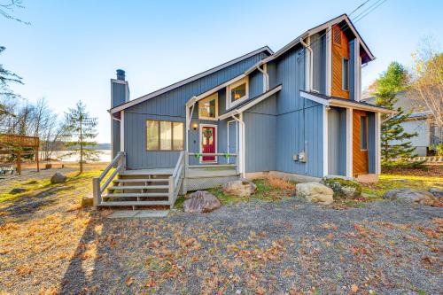 Pocono Lake House | Lakefront Cabin Kayaks, Paddle Boards and Fishing