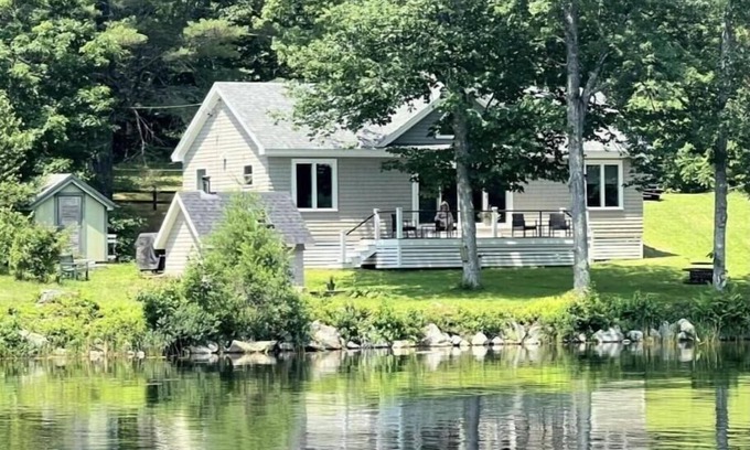 Washington Cottage | Lakefront Cottage with sauna and private dock.