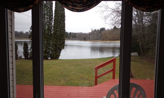 Brighton Cottage | Lakefront Cottage With A View!