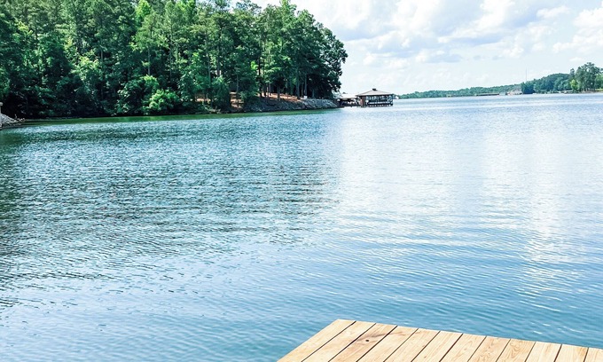 Monticello Cottage | Lakefront Escape: The Little Villa on Jackson Lake