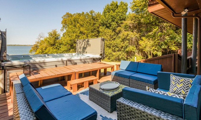 Lavon Cabin | Lakefront Estate With 2 Kitchens Perfect for Events & Families