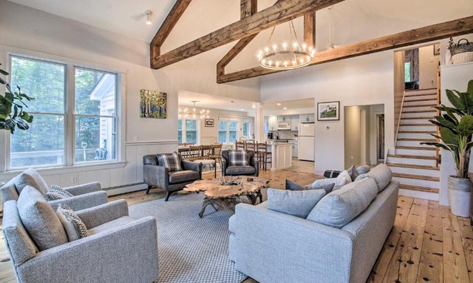 Greenwood House | Lakefront Family Retreat Skiing and Mountain Biking