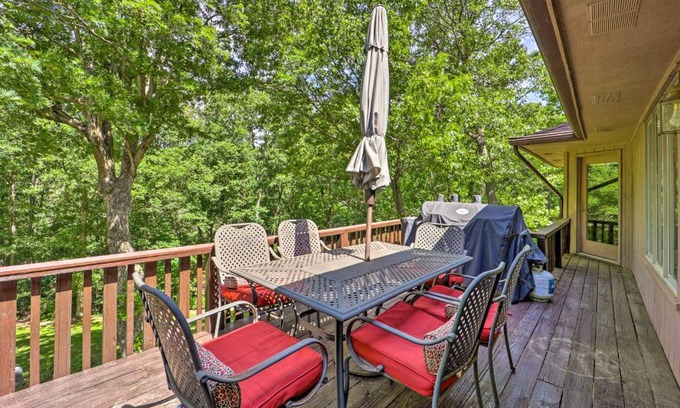 Bella Vista House | Lakefront Getaway with Private Dock and Kayaks!