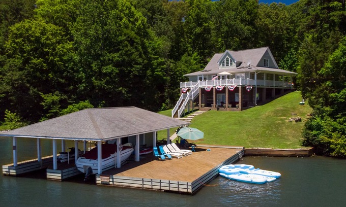 Leasburg House | Lakefront, Great Views, Hot Tub, Boat Options