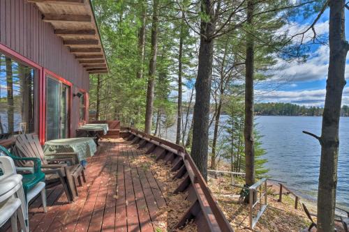 Turner House | Lakefront Hartford Cabin with Canoe and Boat Ramp